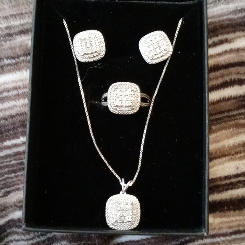 3pc earrings,necklace, and ring set